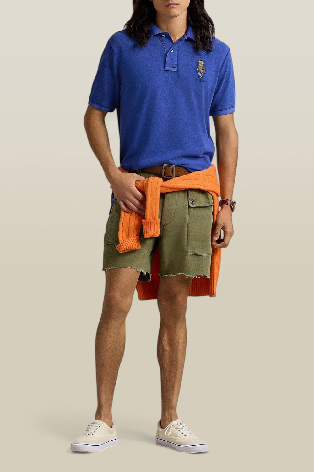 תמונת כל הלוק של חולצת פולו